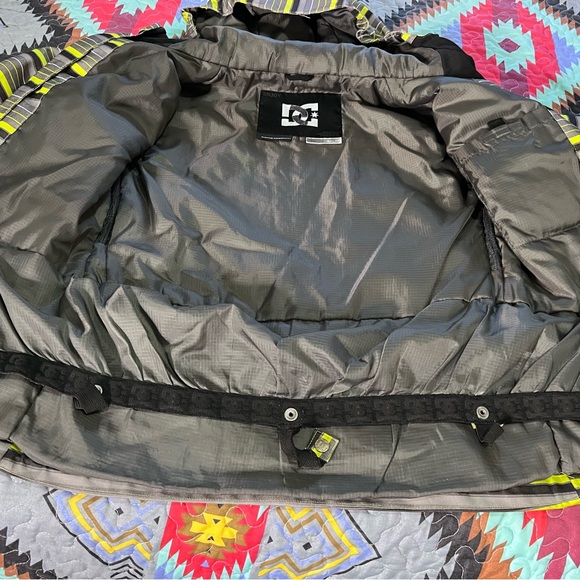 DC Ski/ Snowboard Jacket - Picture 5 of 14